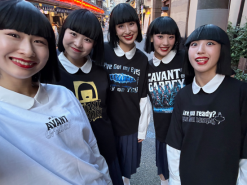 AVANTGARDEY 妹妹頭印花短袖T恤